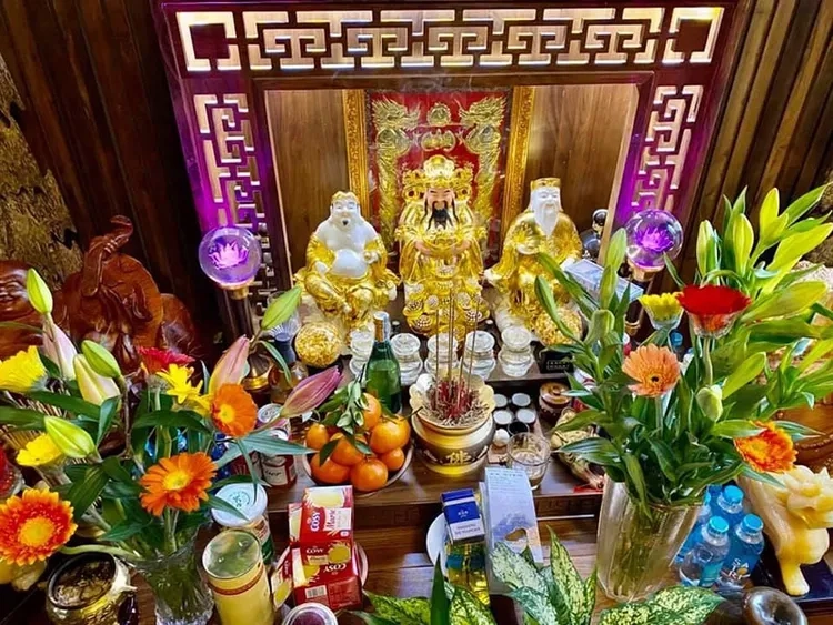 Khám phá ảnh bàn thờ thần tài qua hình ảnh bàn thờ ông địa