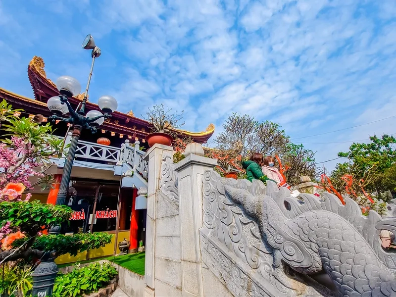 Mẫu hình nền chùa chiền ngày tết nét