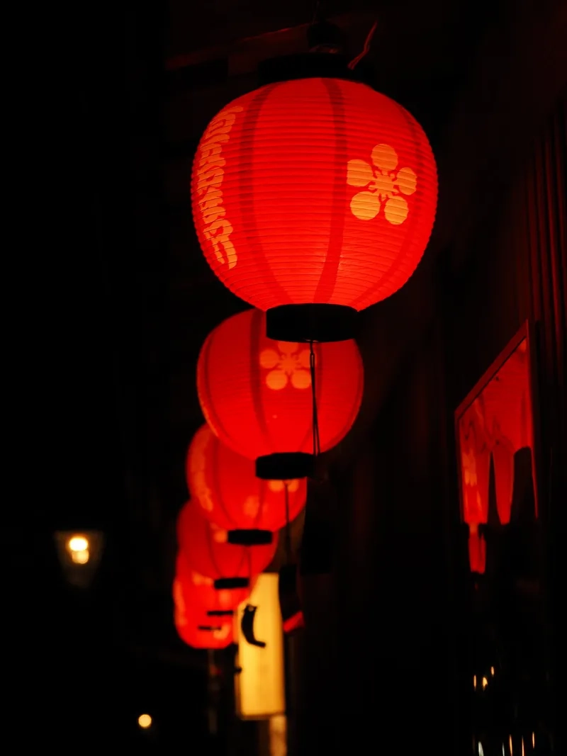 Mẫu hình nền đèn lồng đỏ lung linh