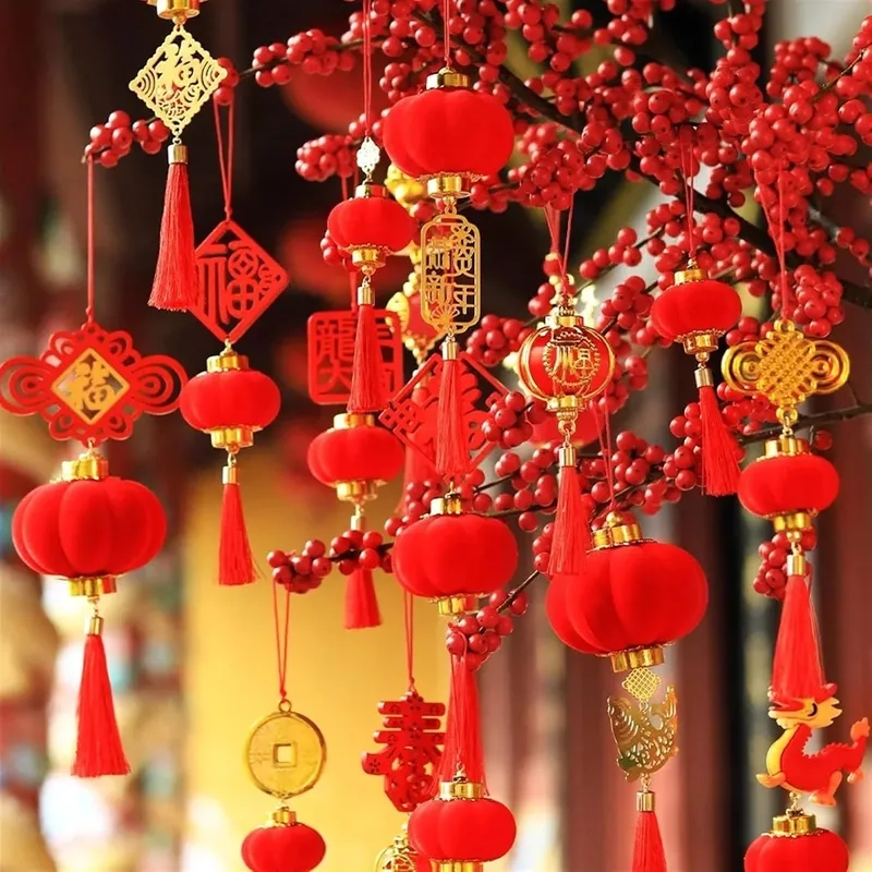 Treo đèn lồng đỏ cầu may mắn an