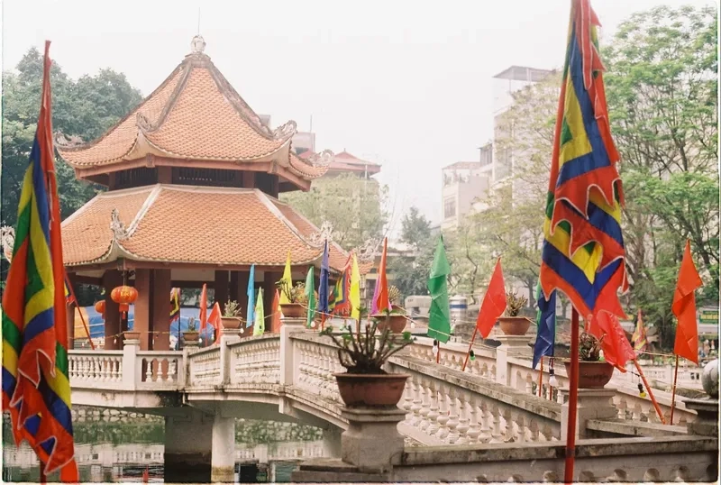 Tấm ảnh cúng tết tại đình làng lễ