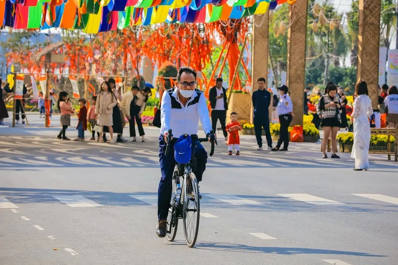 Bộ ảnh du xuân đầu năm phố phường đông