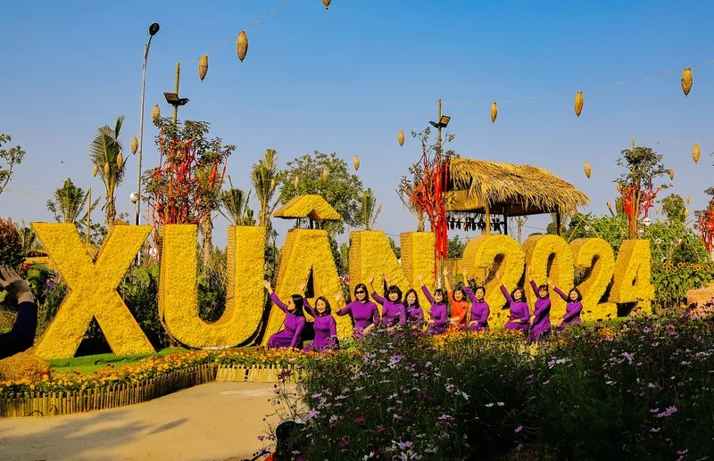 Tấm ảnh du xuân đầu năm nắng xuân ấm