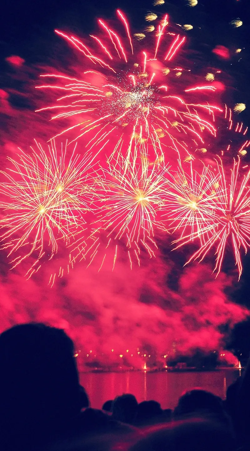 Màn pháo hoa đêm 30 Tết lung linh