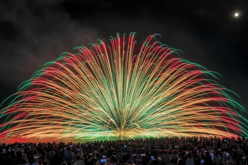 Lấy ảnh pháo hoa giao thừa từ trên cao