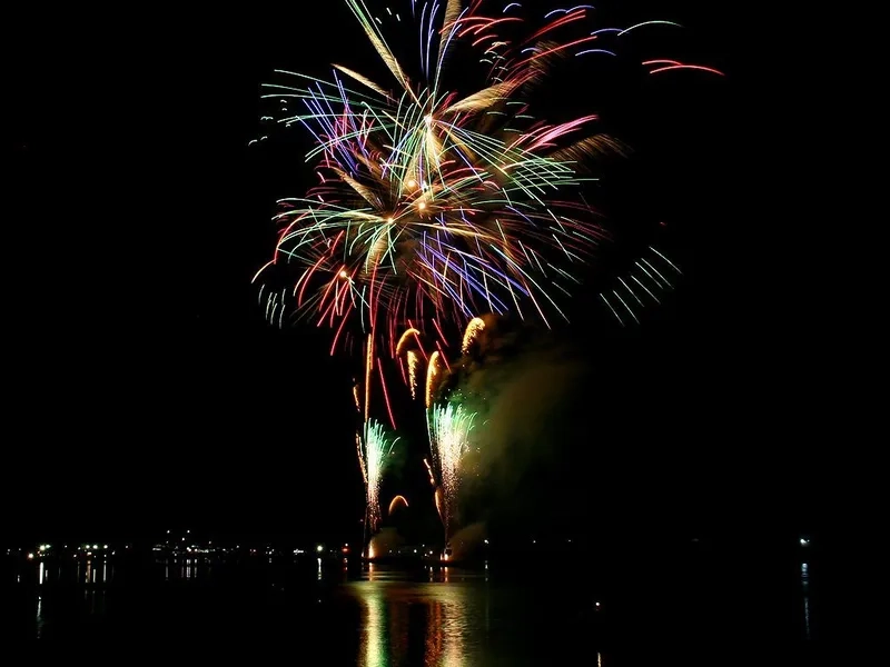 Mẫu pháo hoa giao thừa lung linh nhất