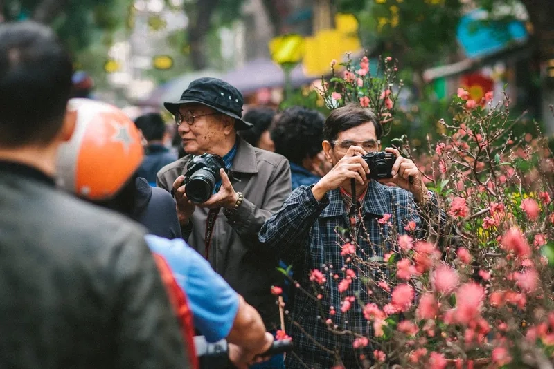 Nét ảnh chợ đào tết miền Bắc cổ