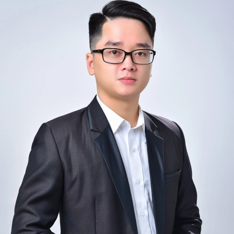 Chân dung tác giả Đức Minh