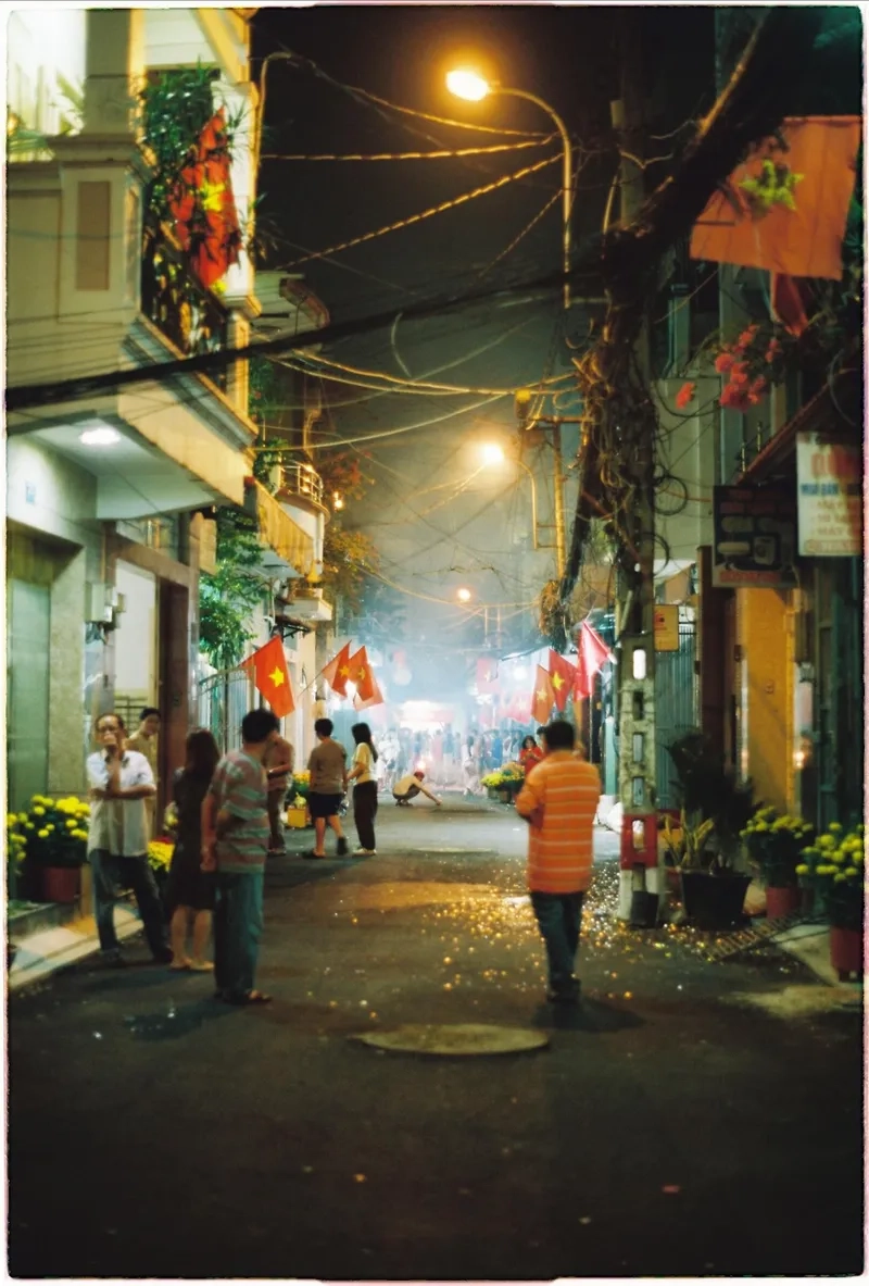 Xem ảnh gia đình quây quần đêm 30 vui