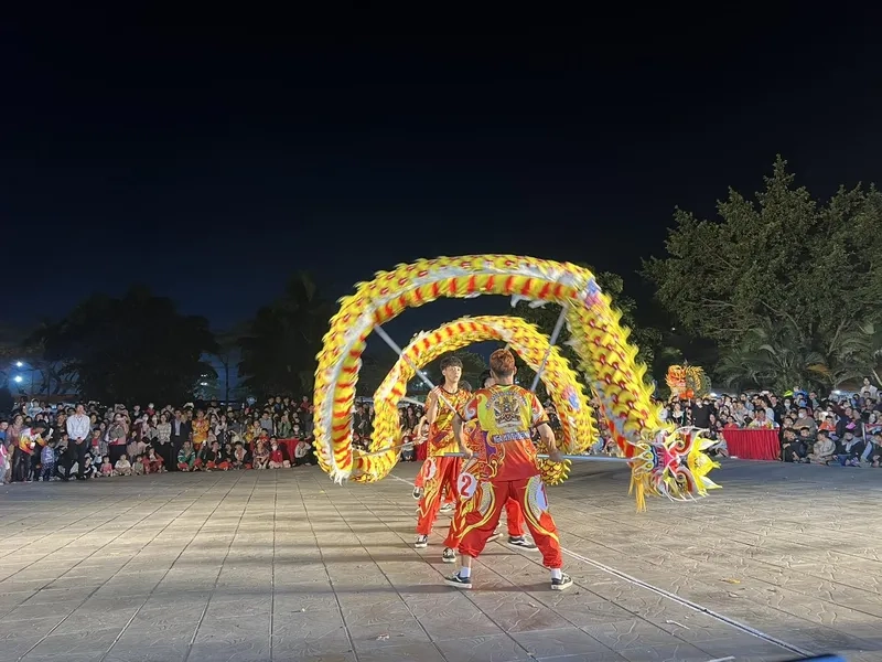 Kiểu hình nền điện thoại múa rồng