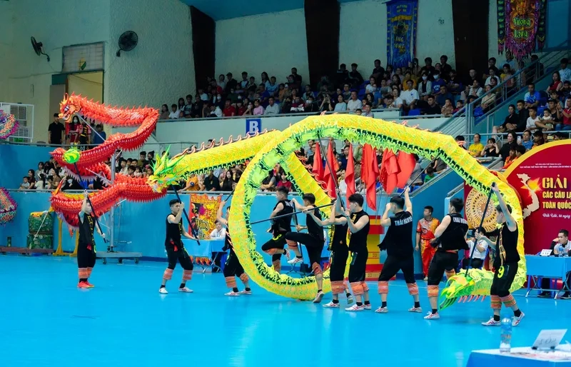 Màn múa rồng uốn lượn đẹp mắt