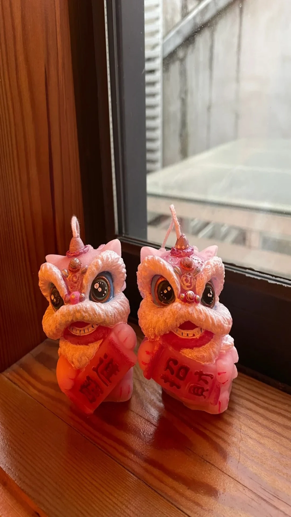 Trang trí điện thoại thêm ấm áp bằng Hình nền nến Tết điện thoại