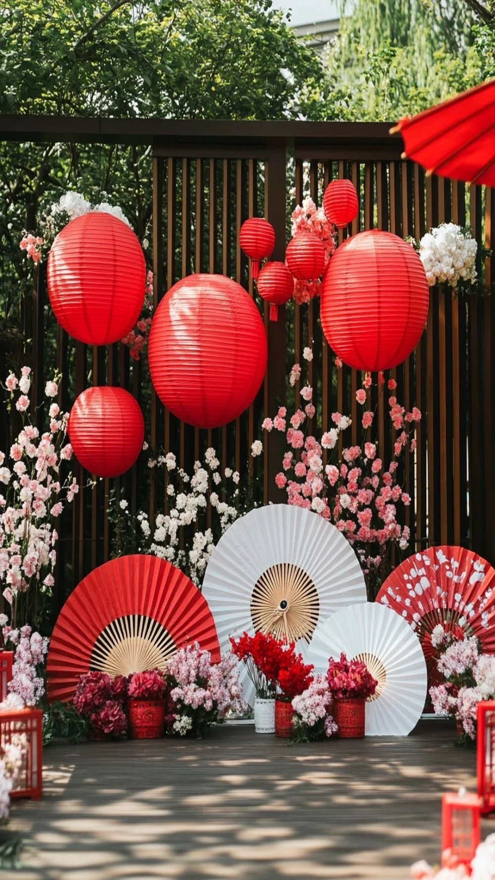 Khởi đầu năm mới vui vẻ cùng hình nền quạt trang trí năm mới