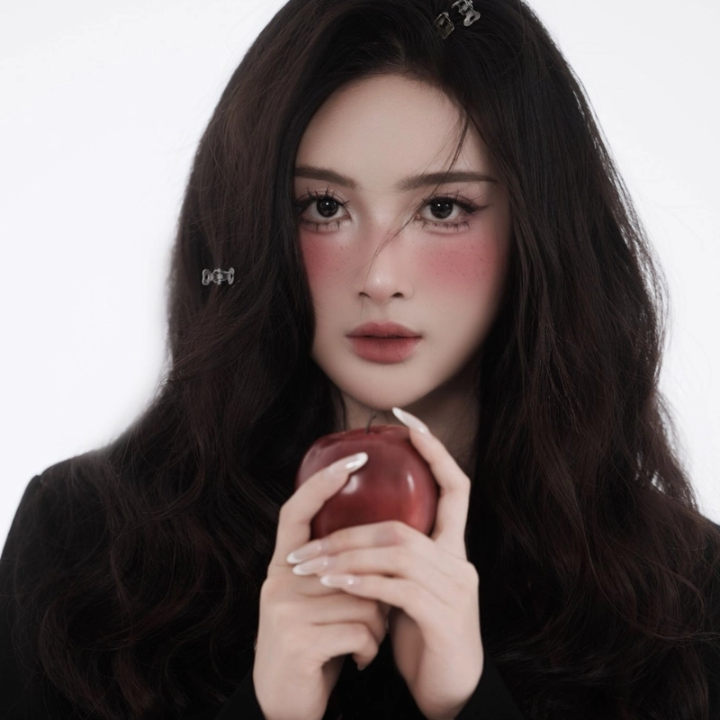 Chân dung tác giả Tuệ An