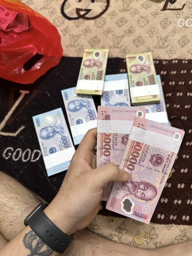 Ảnh xấp tiền mới cho cảm hứng làm ăn